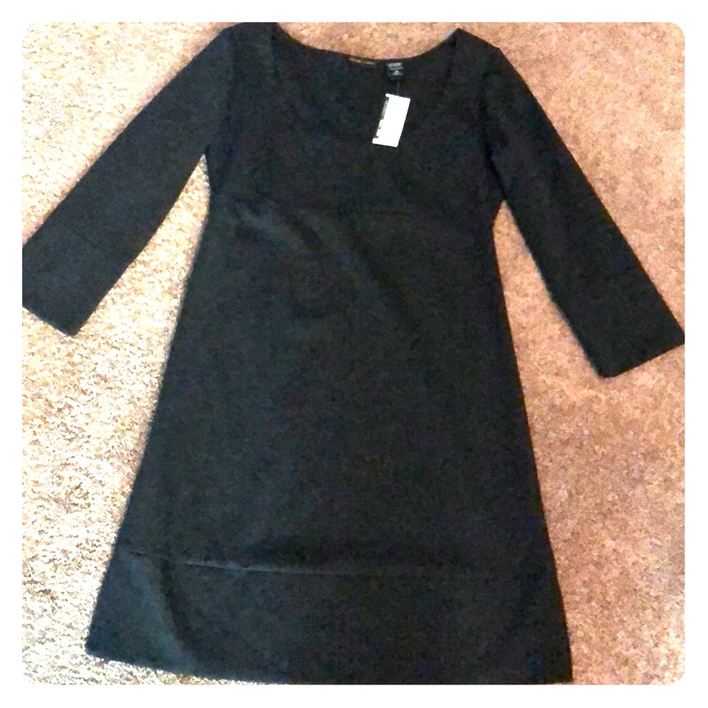 Knee length dress with 3/4 sleeves